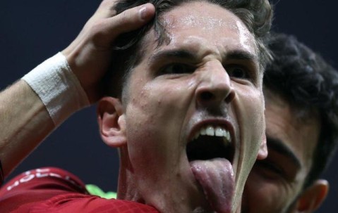 石油杯赛程-憋俩月放大招，扎鸟炮轰罗马：球队不仁队友不义…