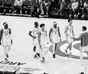 石油杯-涅槃重生？乔纳森-库明加Ins晒球队赛场照与球迷分享