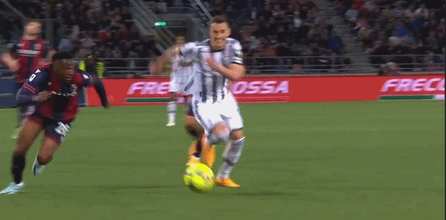 1682894610033043783.gif 尤文30.gif